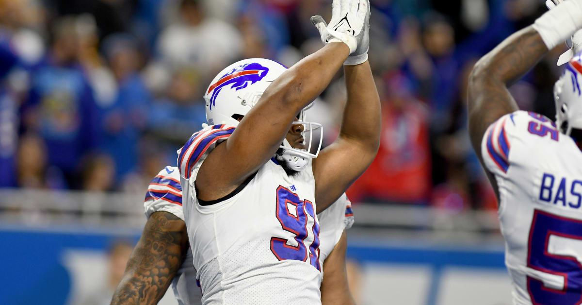 Buffalo Bills defensive tackle Ed Oliver (91) before playing