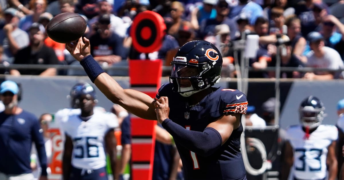 Bears Rookie QB Fields Nearly Has His Moment vs Steelers, Chicago News