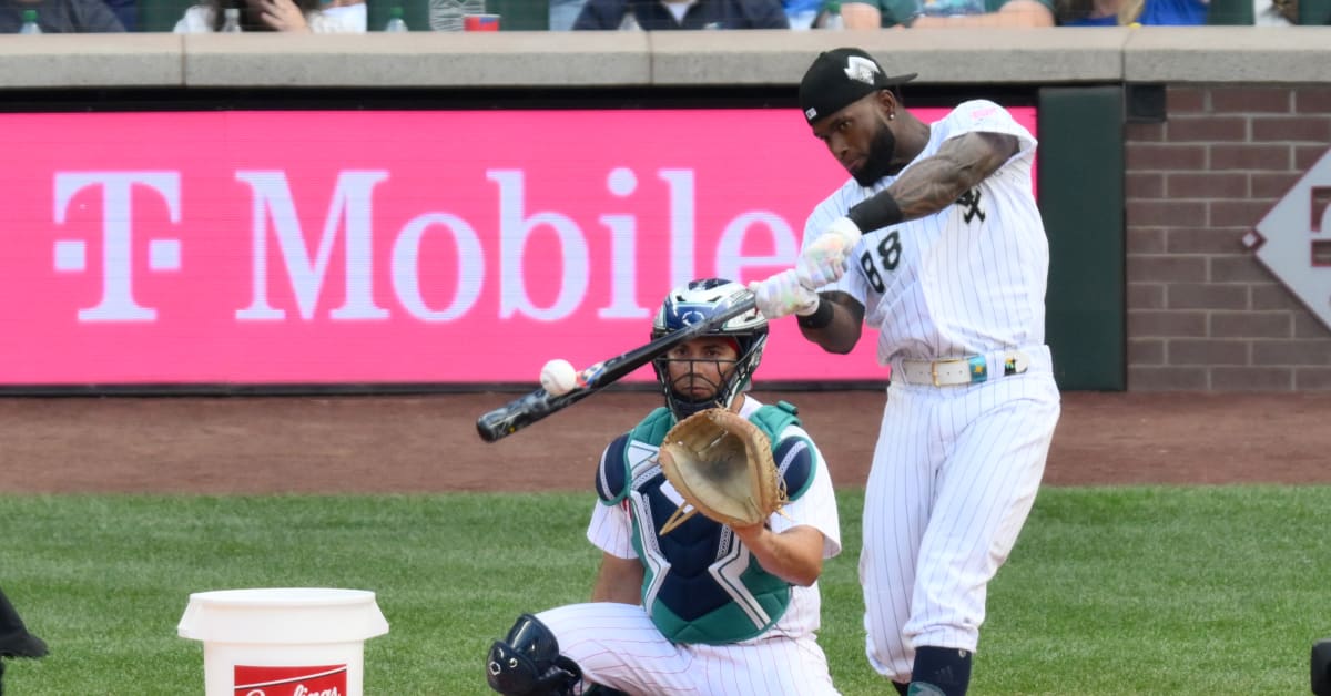 White Sox activate center fielder Robert from 10-day IL