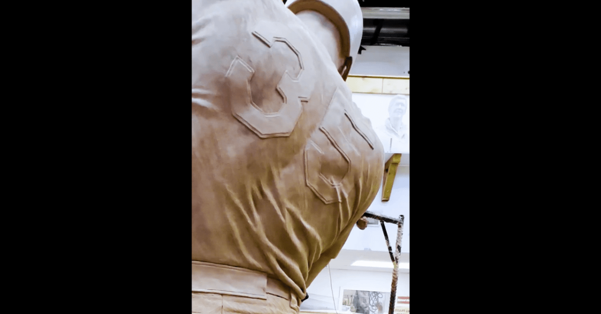 Auburn baseball will unveil Frank Thomas statue at Plainsman Park