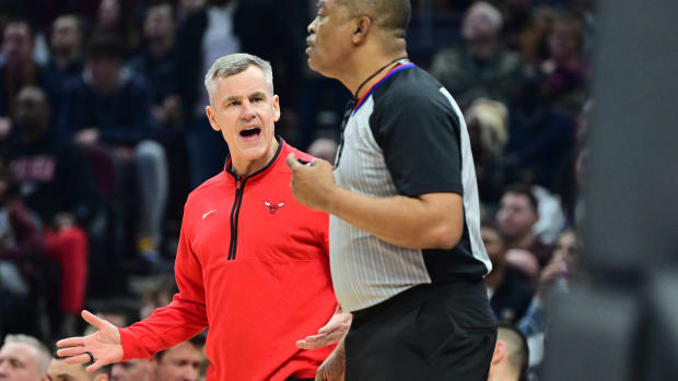 Jan 2, 2023; Cleveland, Ohio, USA; Chicago Bulls head coach Billy Donovan argues a call with referee Tony Brothers (25) during the first half against the Cleveland Cavaliers at Rocket Mortgage FieldHouse.