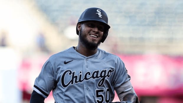 Lenyn Sosa rounds third base after his first MLB home run with the Chicago White Sox
