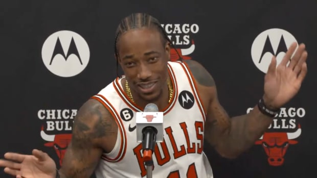 DeMar DeRozan gestures to reporters at the end of his press conference during Chicago Bulls' media day 2022