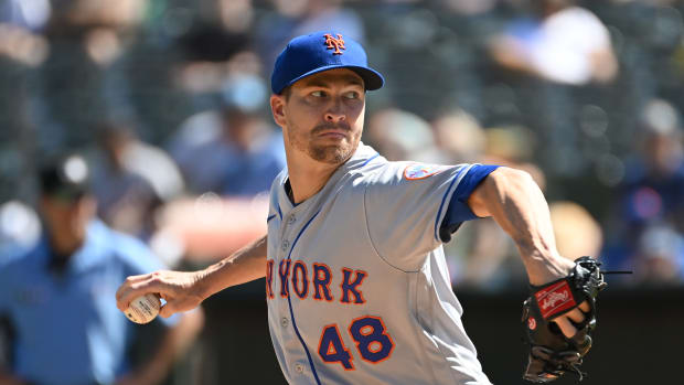Sep 24, 2022; Oakland, California, USA; New York Mets starting pitcher Jacob deGrom (48) throws a pitch against the Oakland Athletics during the first inning at RingCentral Coliseum.