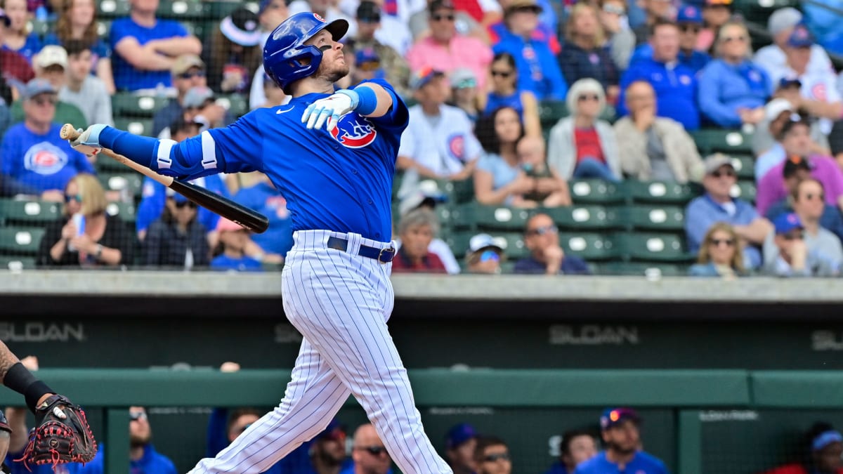 Chicago Cubs' Ian Happ Does Something Defensively That Hasn't Been Done in  Baseball For 17 Years - Fastball