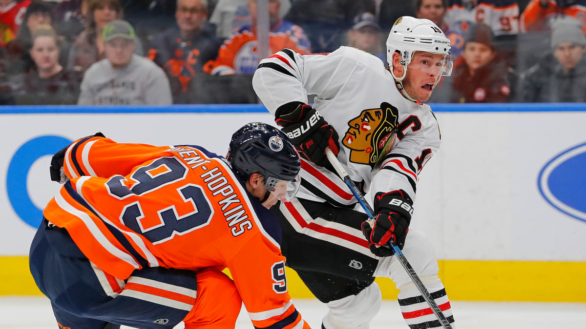 Toews' question chases Chicago Blackhawks into offseason