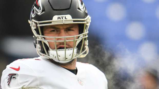 Bears Sign Center Drew Dalman to 3-Year, $42 Million Deal in Free ...