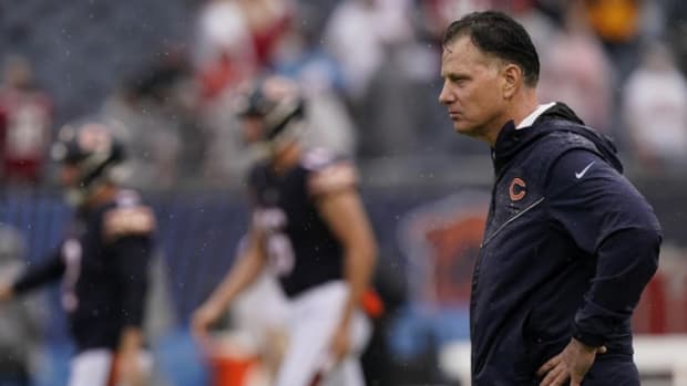 Chicago Bears head coach Matt Eberflus on the sideline at Soldier Field during the 19-10 victory over the San Francisco 49ers.