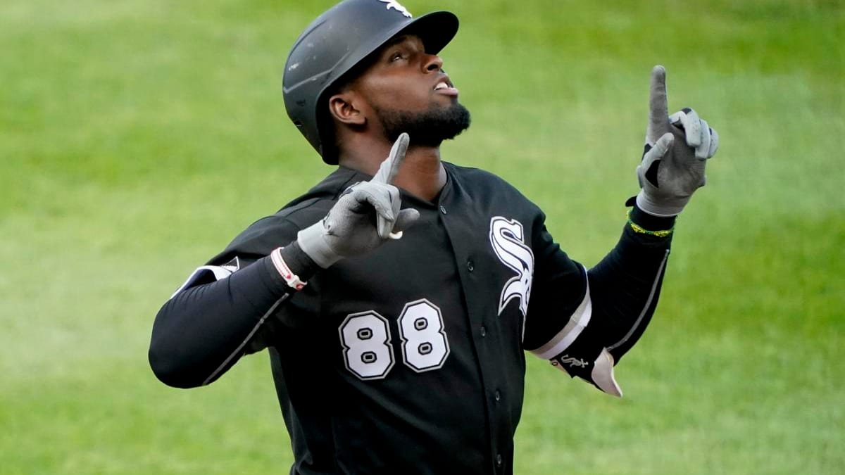 Luis Robert's dazzling catch, 09/05/2020