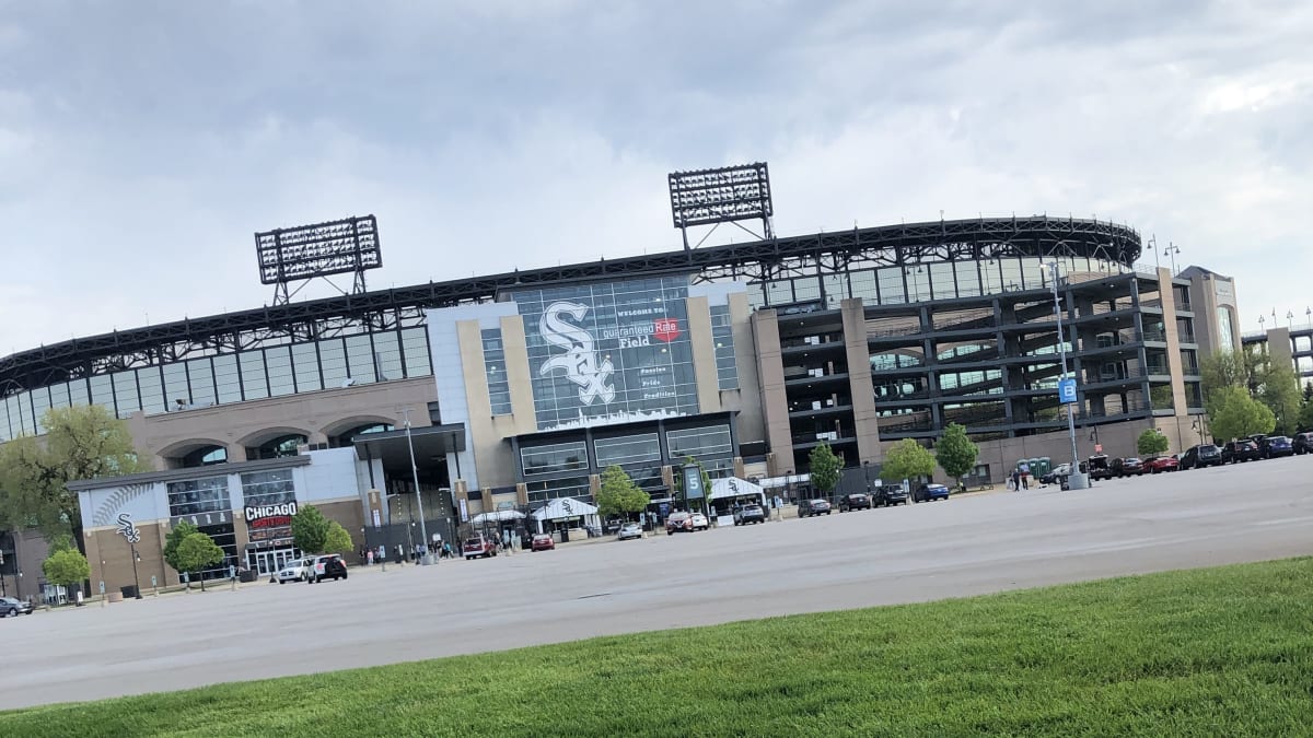 White Sox Fans Struck by Car Before Game Outside Guaranteed Rate Field - On  Tap Sports Net