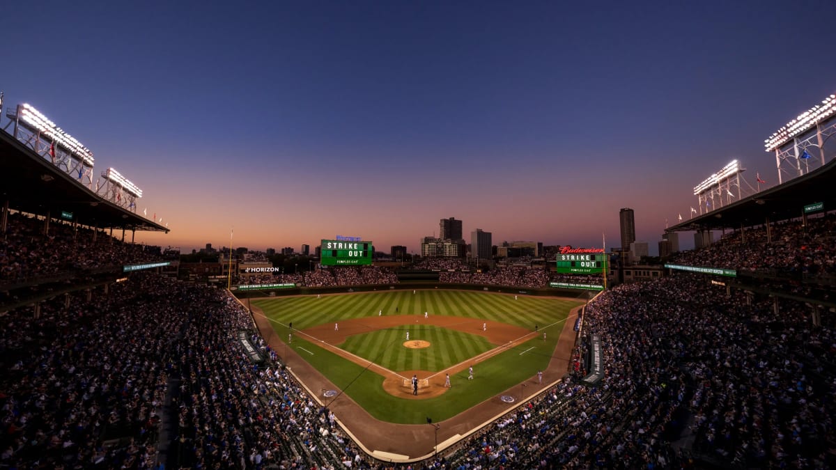 Wrigley Field Night, Night baseball game at Wrigley Field i…