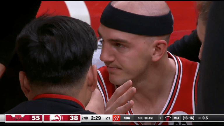 Bulls' Alex Caruso in Concussion Protocol After Rough Collision With De'Andre Hunter