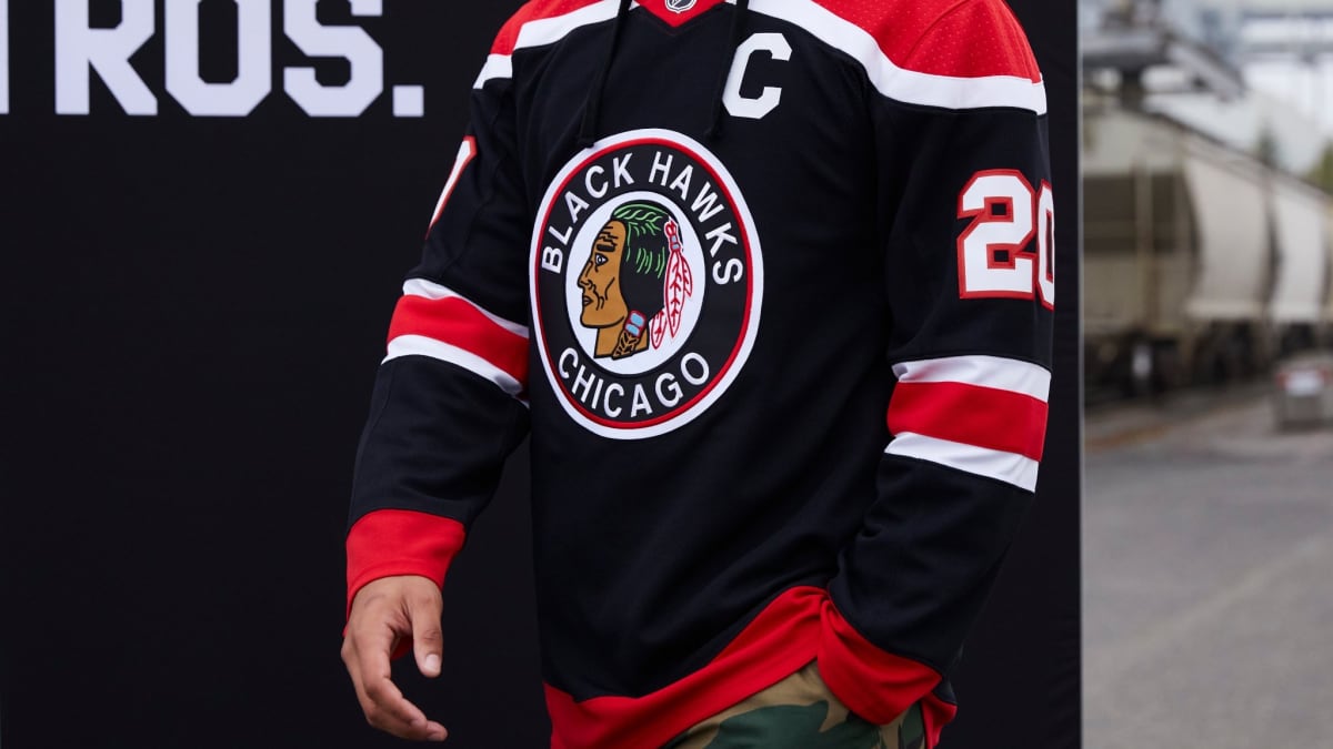 Blackhawks retro jersey deals
