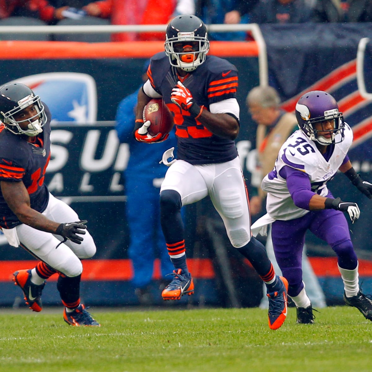 Bears Legend Devin Hester Makes the Hall of Fame Ballot (Again!)