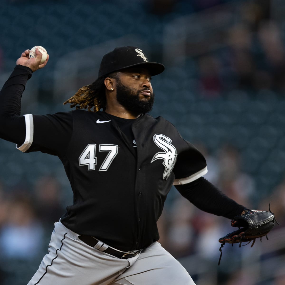 Luis Robert Jr. exits White Sox' victory over Yankees with sprained finger  - Chicago Sun-Times