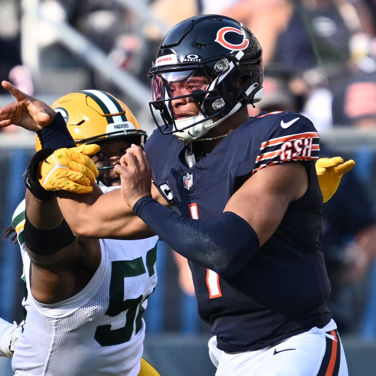 Packers start Love era on right foot, breeze past Bears 38-20