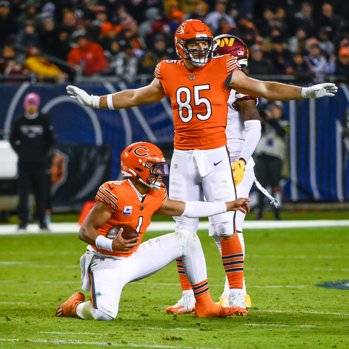 Fields, Bears struggle in red zone in loss to Commanders