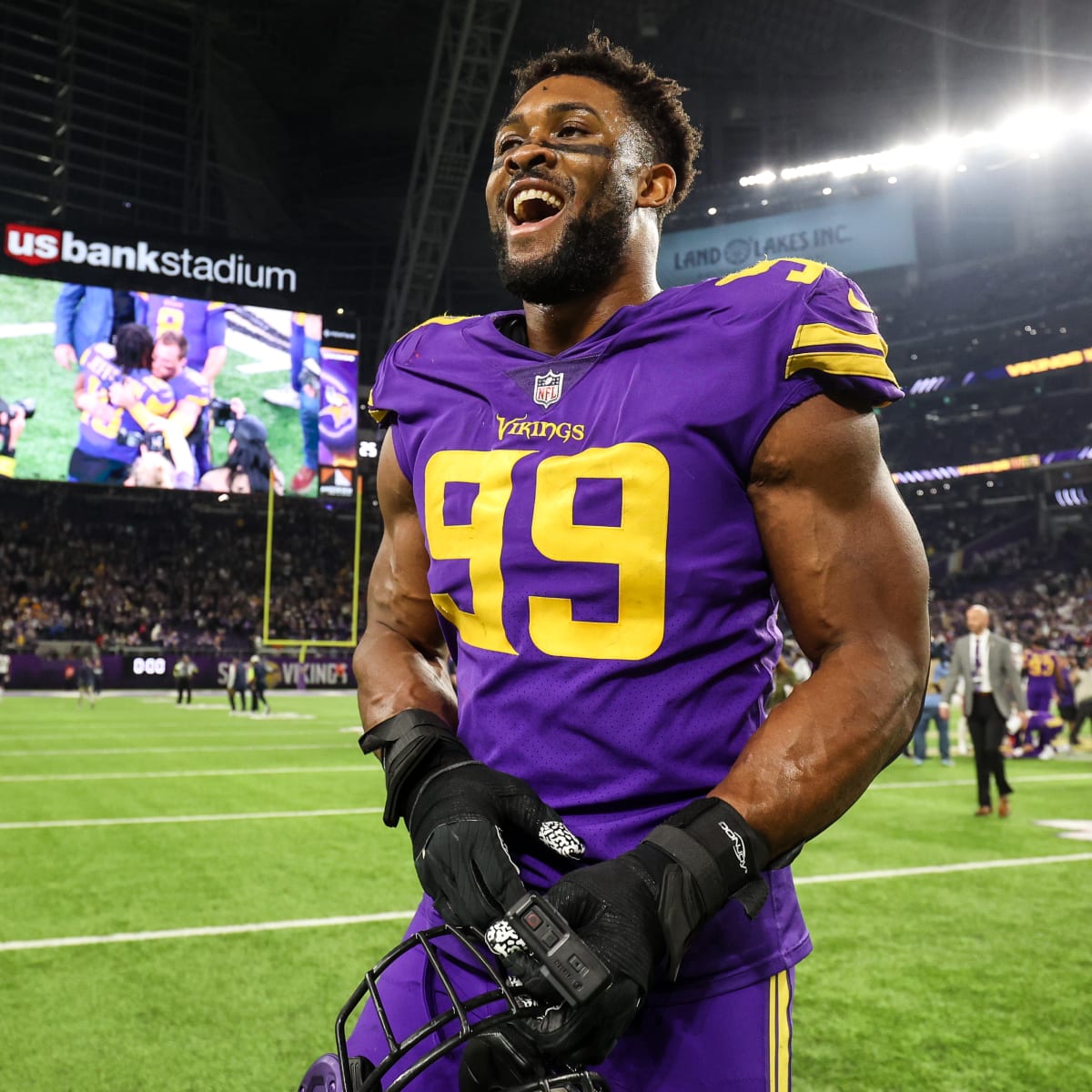 Chicago Bears: Ryan Poles should make the call for Danielle Hunter