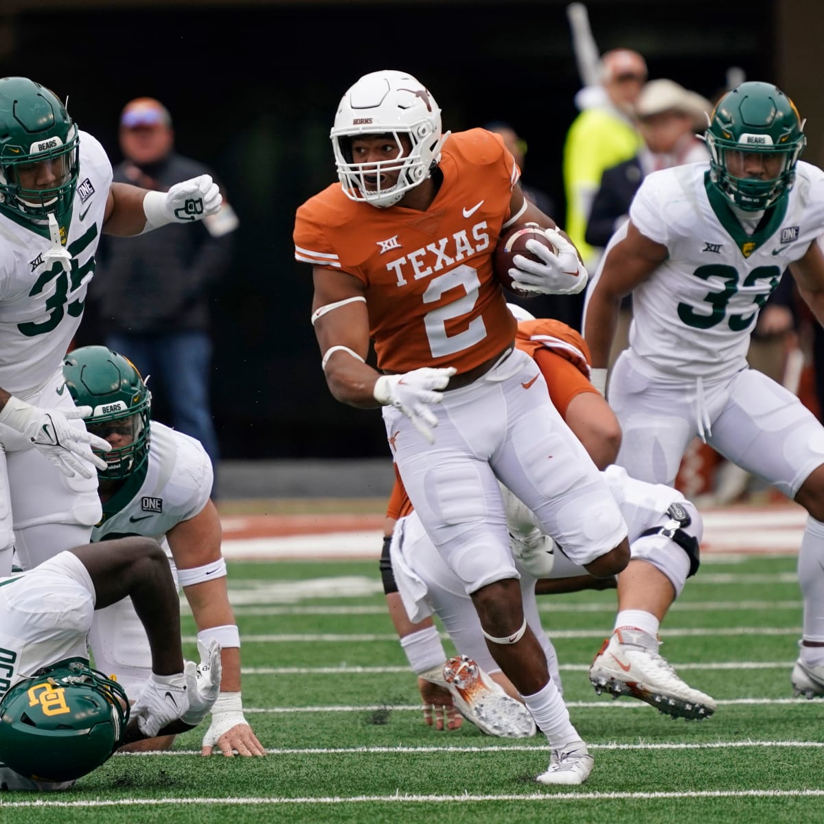 Texas RB Roschon Johnson officially declares for the 2023 NFL