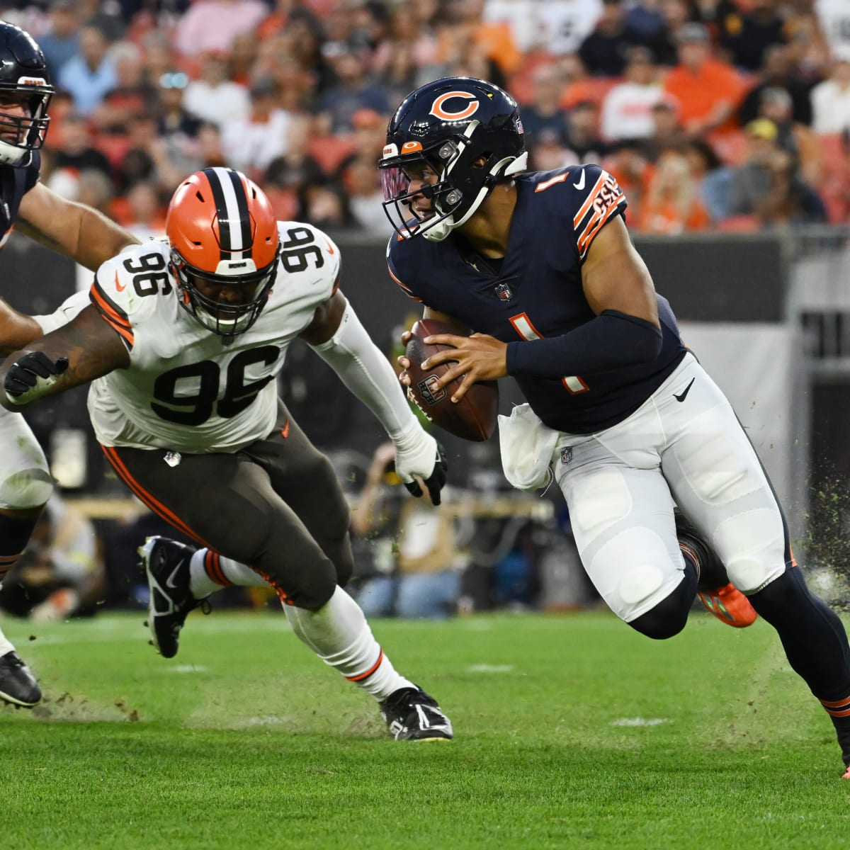 Sam Mustipher, Bears' offense ready to 'prove everybody wrong' - Chicago  Sun-Times