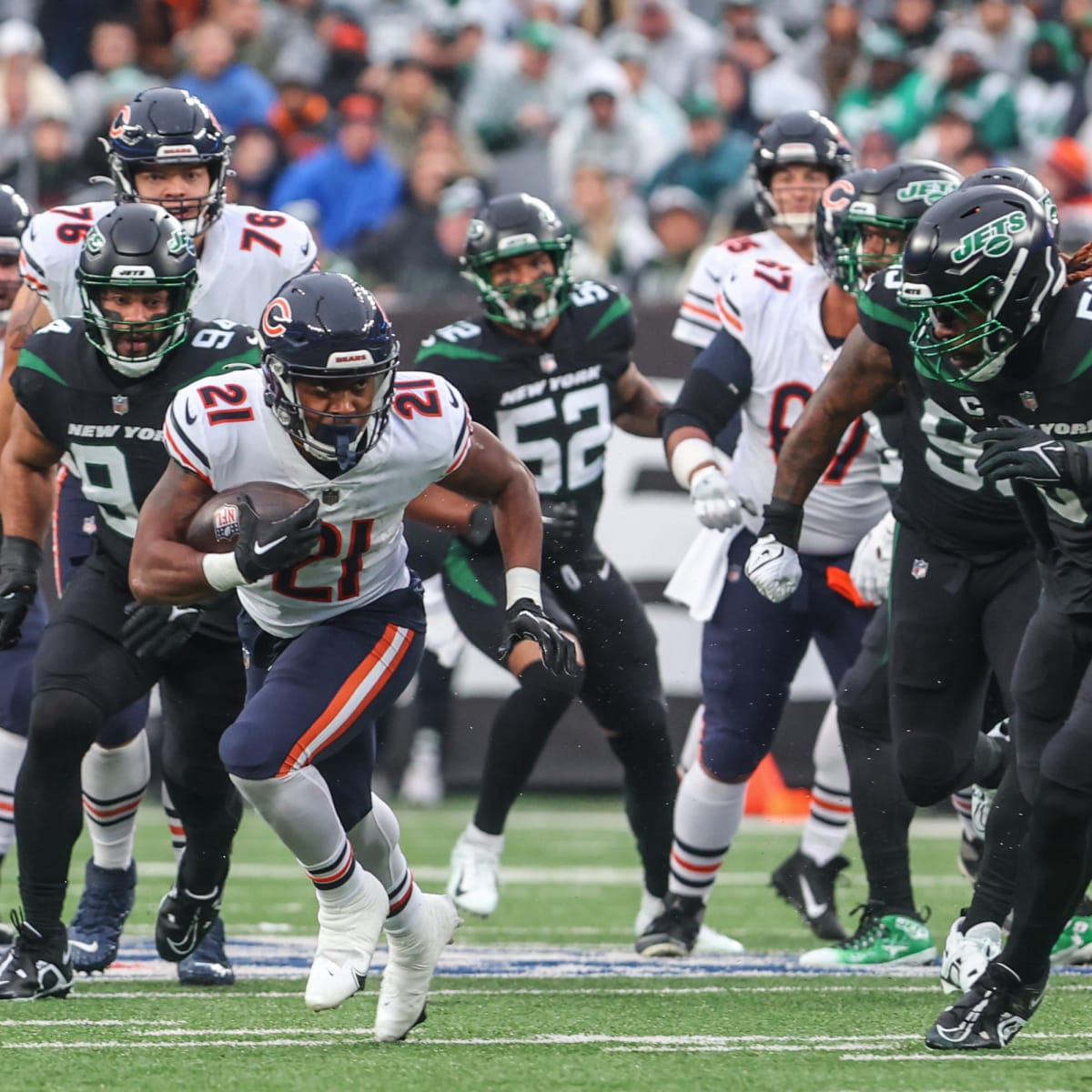 East Rutherford, New Jersey, USA. August 23, 2022, East Rutherford, New  Jersey, USA: New York Jets quarterback Mike White runs a play during a NFL  pre-season game at MetLife Stadium in East