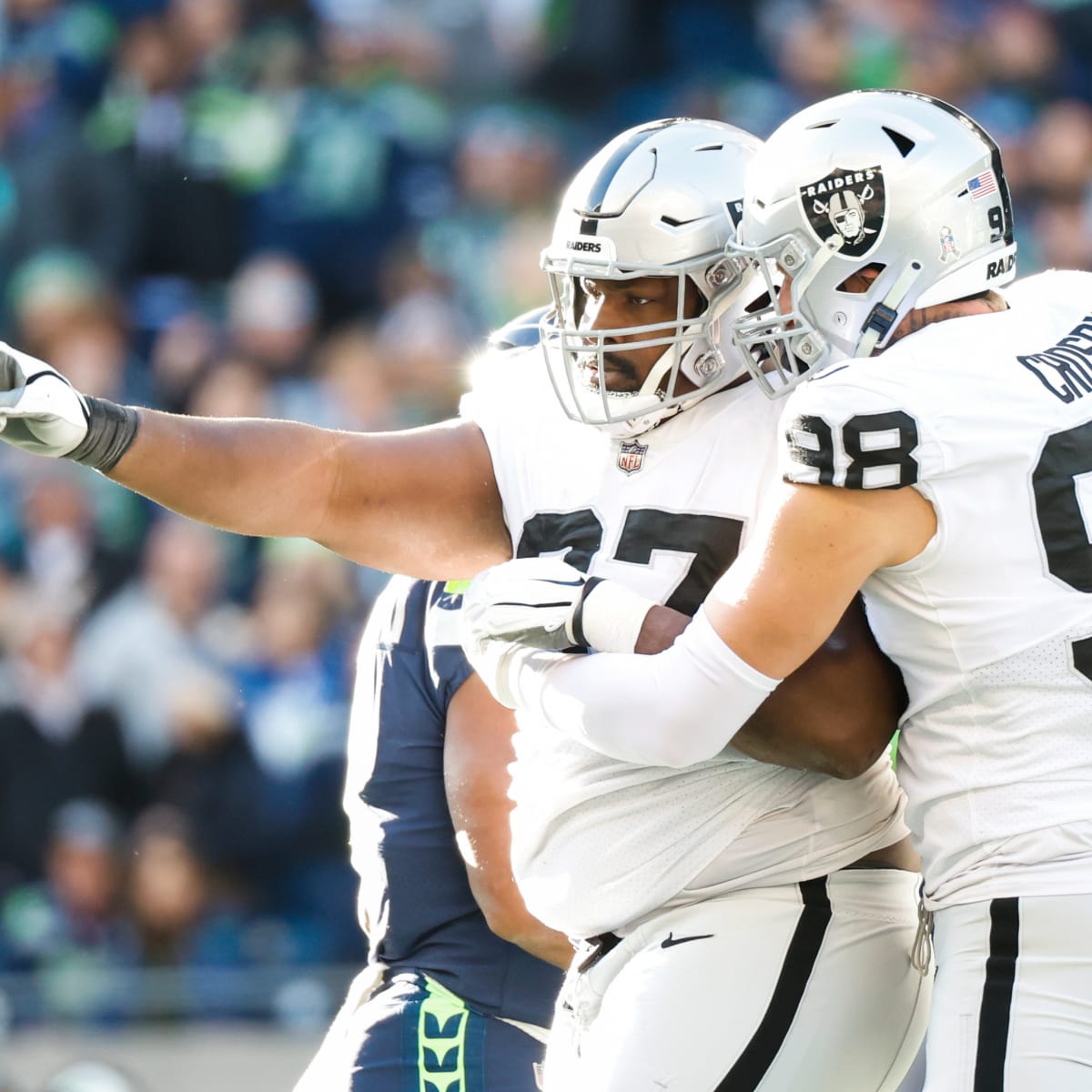 Raiders sign defensive tackle Andrew Billings from Cincinnati