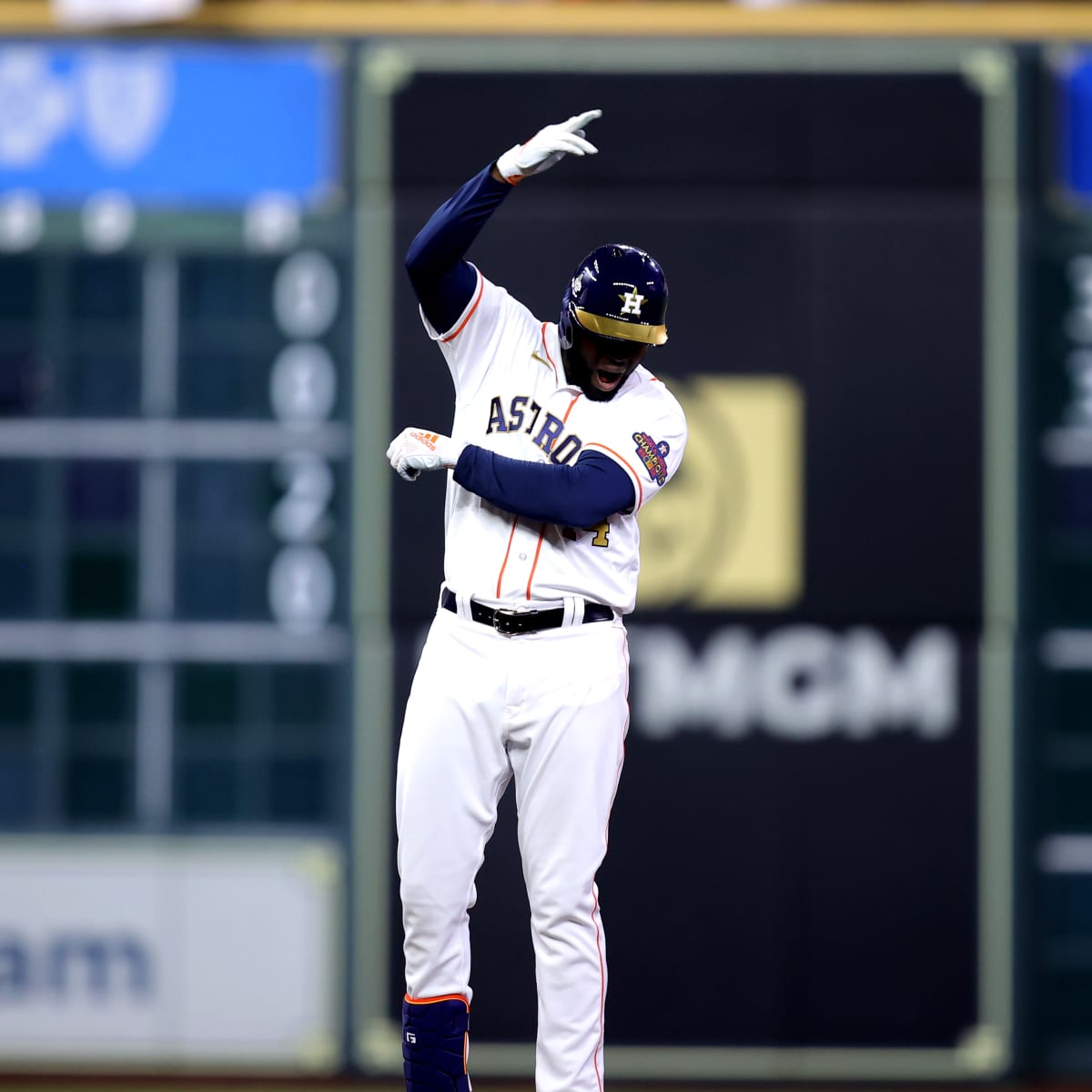 Astros, Yordan Alvarez rally from three-run deficit to defeat White Sox -  Chicago Sun-Times