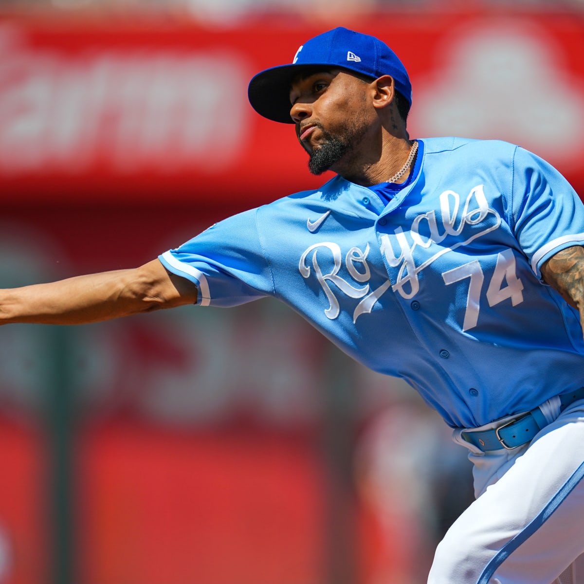 KC Royals call up Nelson Velázquez after trade with Cubs