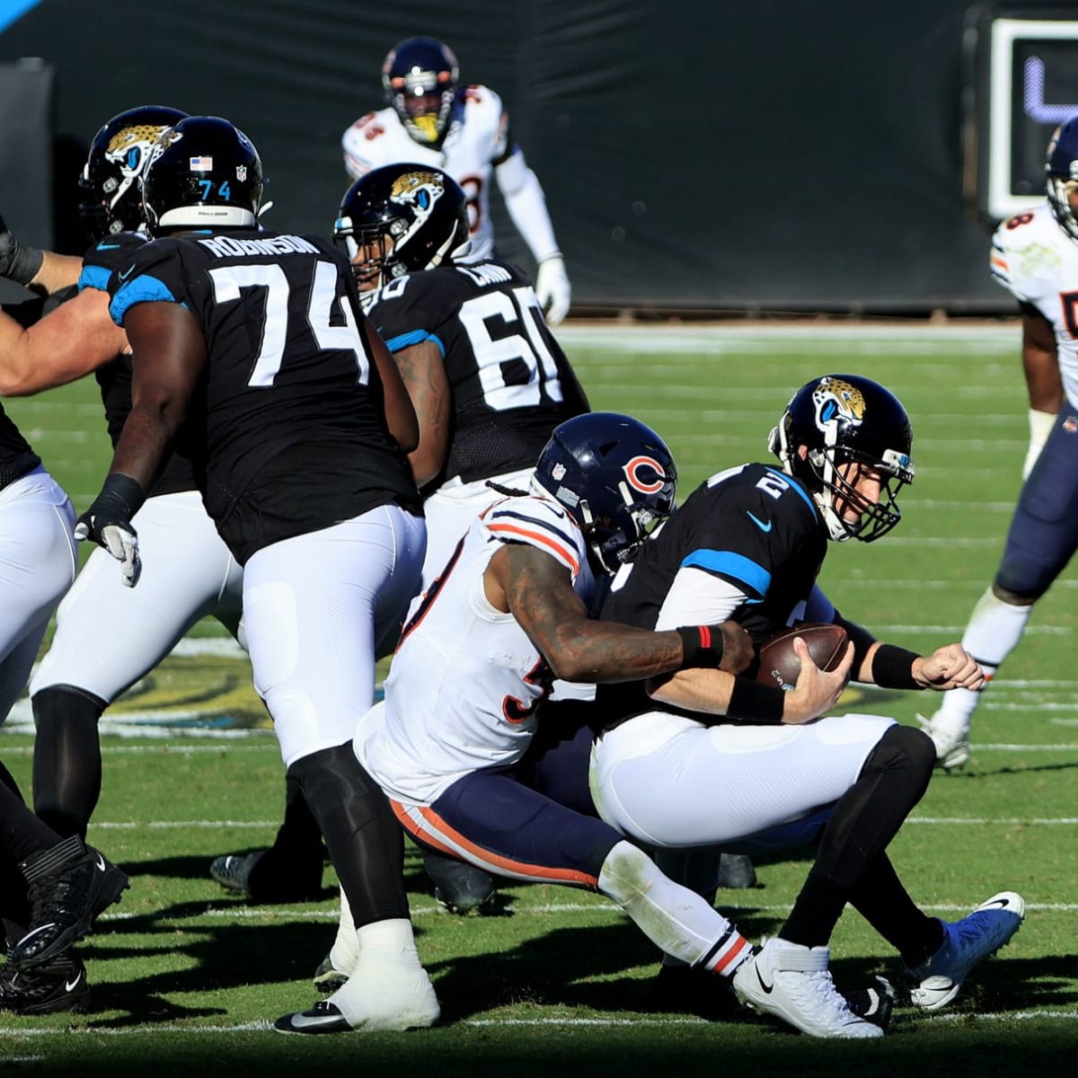 Spotted: The ROAR and D-Line at Jaguars vs. Titans