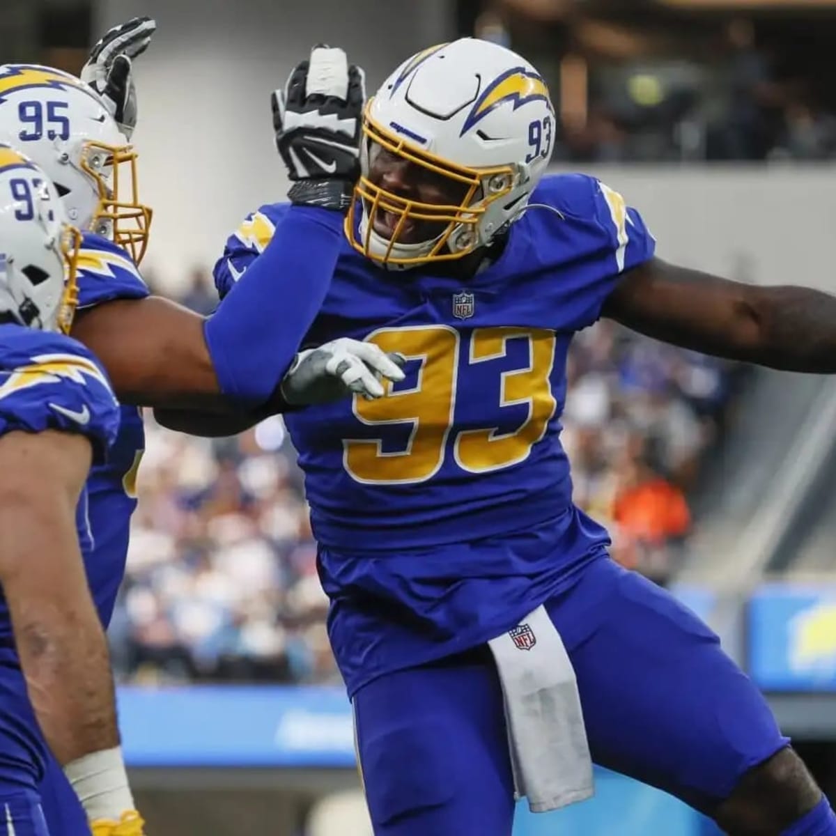 Los Angeles Chargers sign third-round pick Justin Jones 