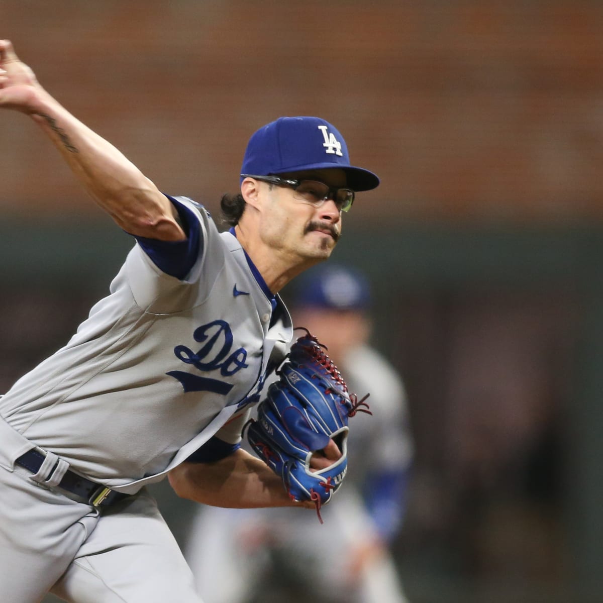 Dodgers add veteran starter, reliever Joe Kelly in swap with White Sox, per  report