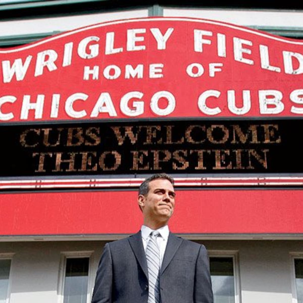 Report: Cubs' World Series trophy damaged at Theo Epstein's