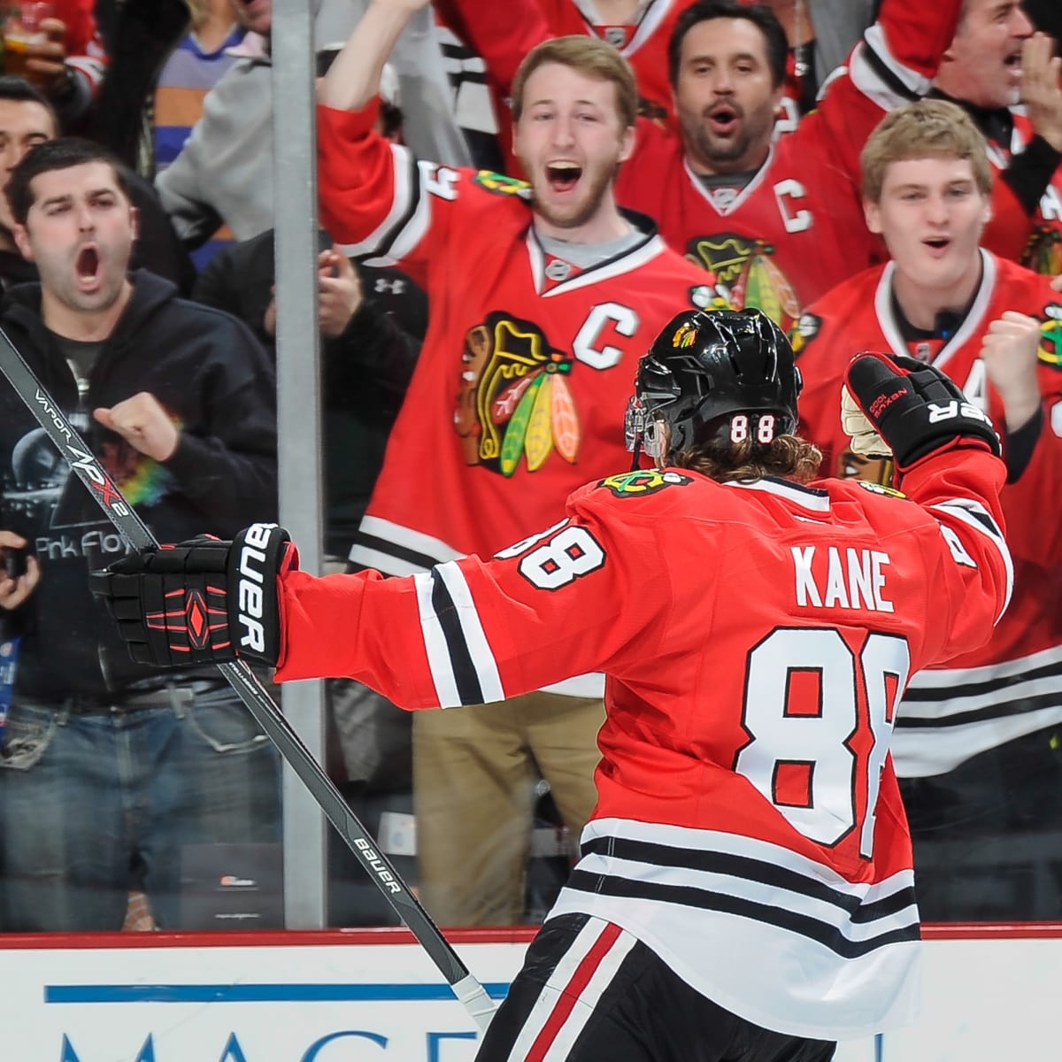 Chicago Blackhawks: Patrick Kane hits 100-point milestone