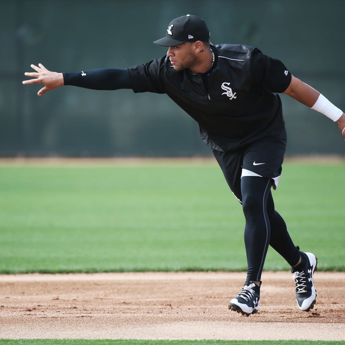 Getting healthy: Moncada, Kelly join White Sox off IL