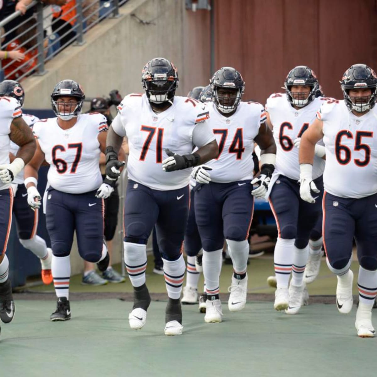 Column: The Chicago Bears are in a quandary on the offensive line