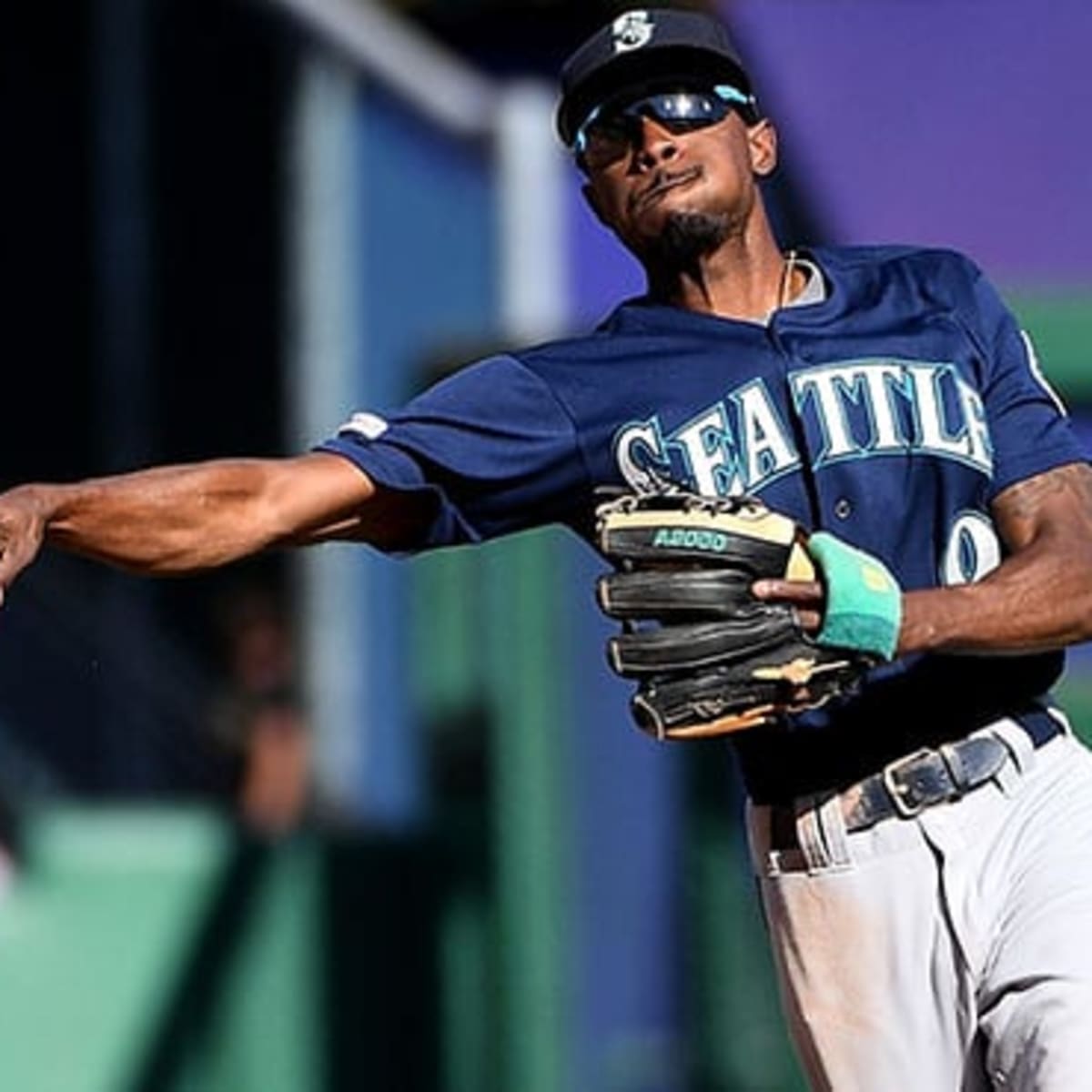 Mariners Acquire Two-Time All-Star Dee Gordon from Miami, by Mariners PR