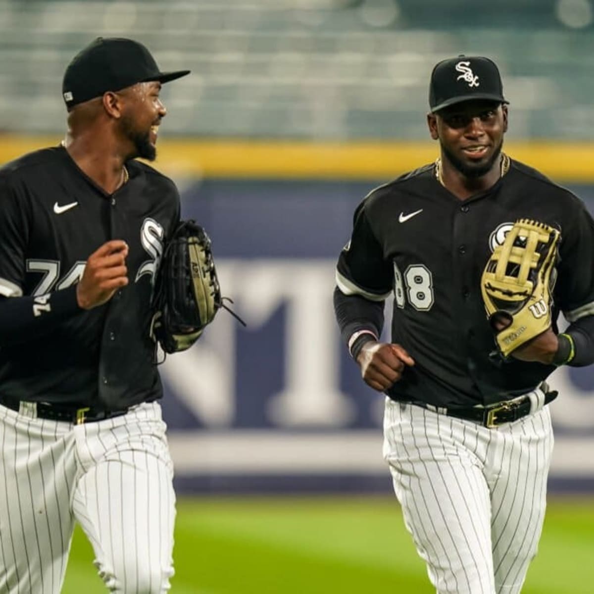 White Sox activate Gold Glover Luis Robert from IL