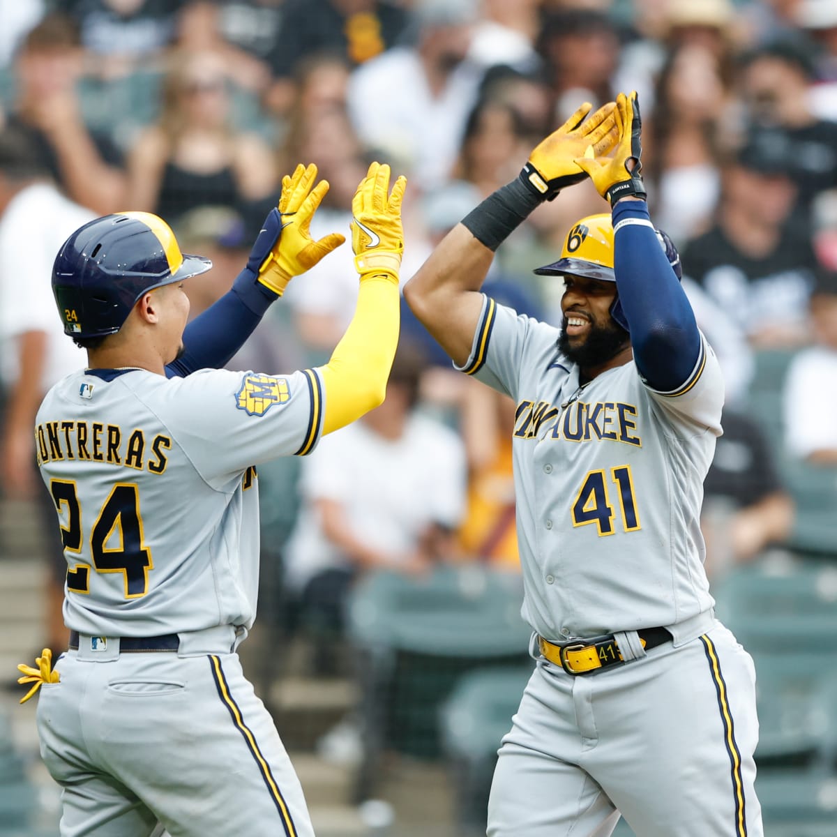 Carlos Santana hits 3-run homer as Brewers sweep White Sox 7-3