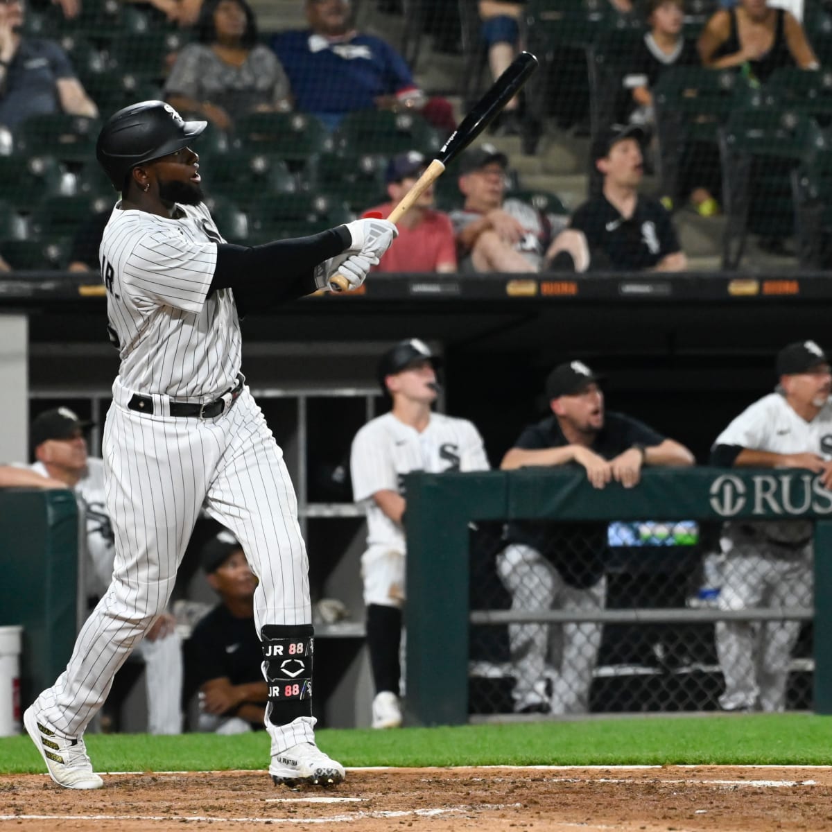 Luis Robert Jr. robs and hits homer in White Sox loss to A's