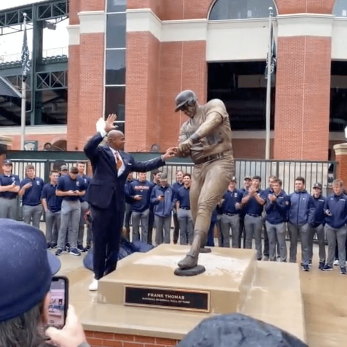 Frank Thomas: What to know about Auburn baseball legend before statue