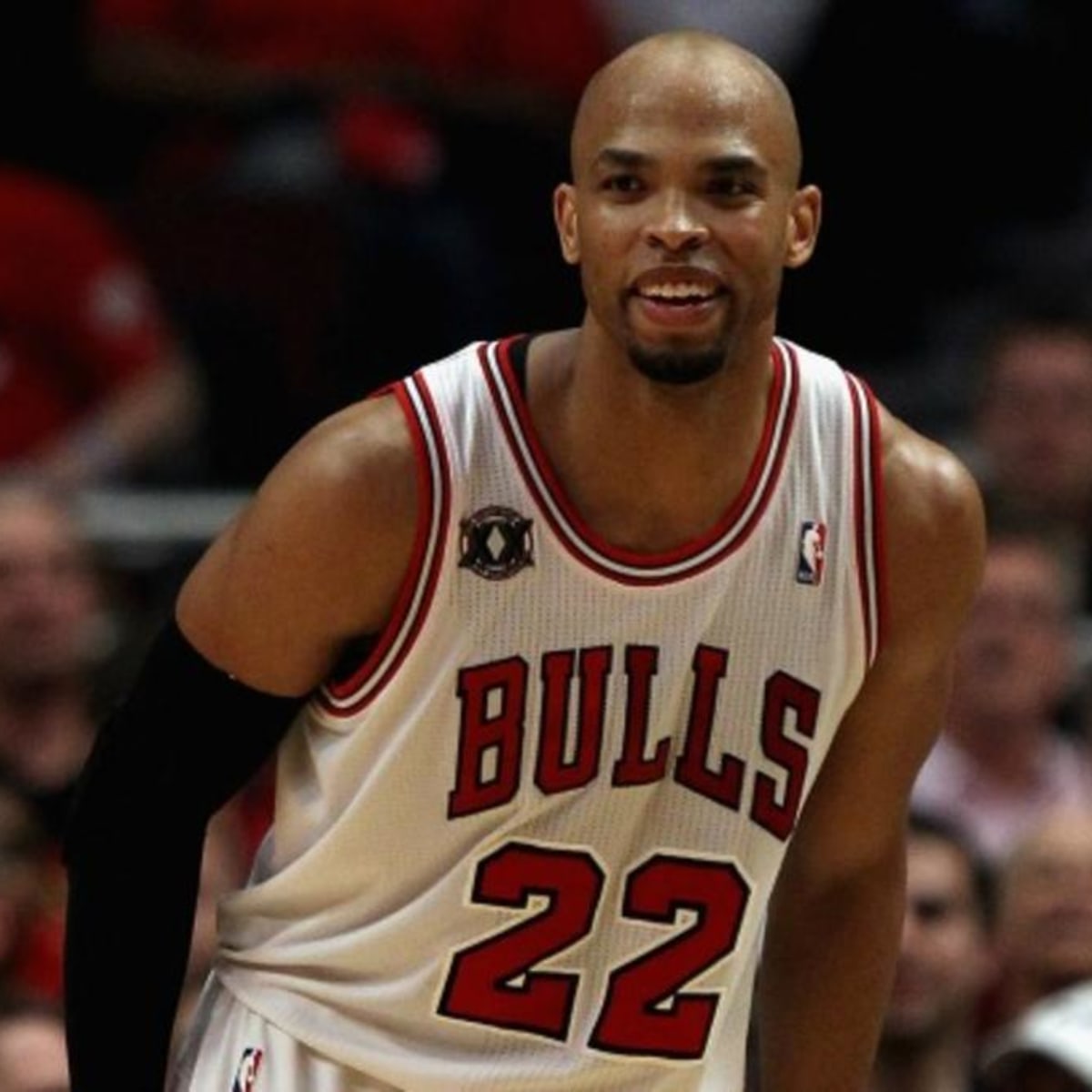 Taj gibson top bulls jersey