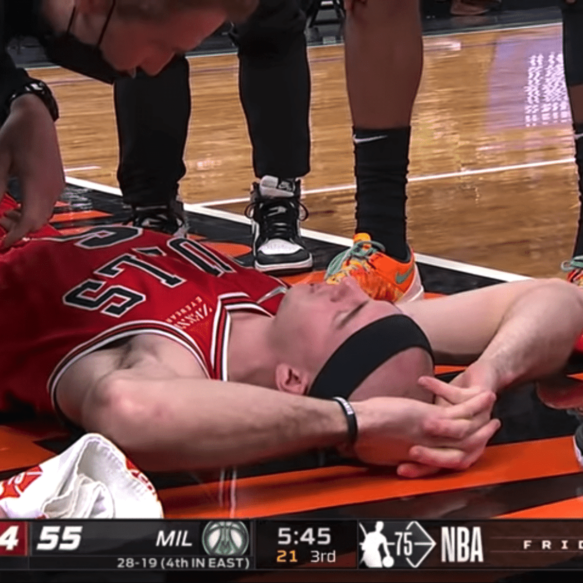 Bulls Caruso Out 6 8 Weeks Will Undergo Surgery for Fractured