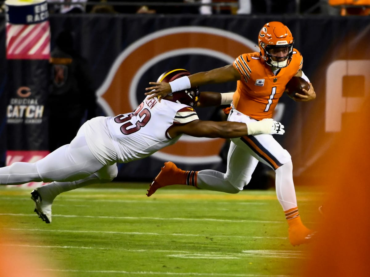 Chicago Bears, Justin Fields one with the force against the Patriots