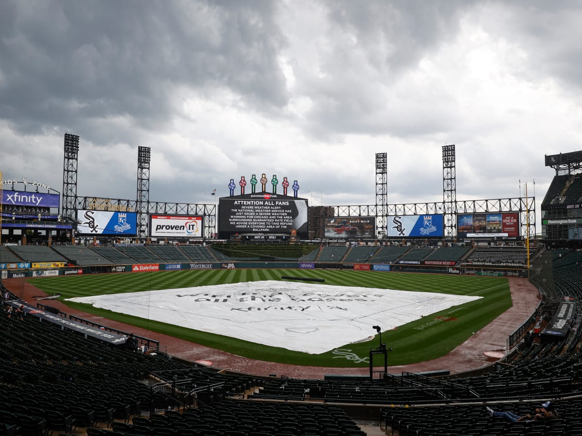 Rain holds off as White Sox fans gather for home opener - Chicago