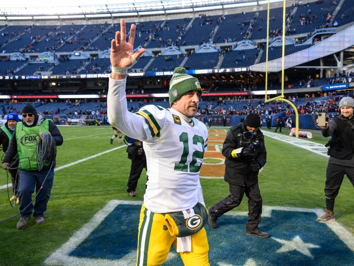 Watch: Aaron Rodgers tells Bears fans I still own you after