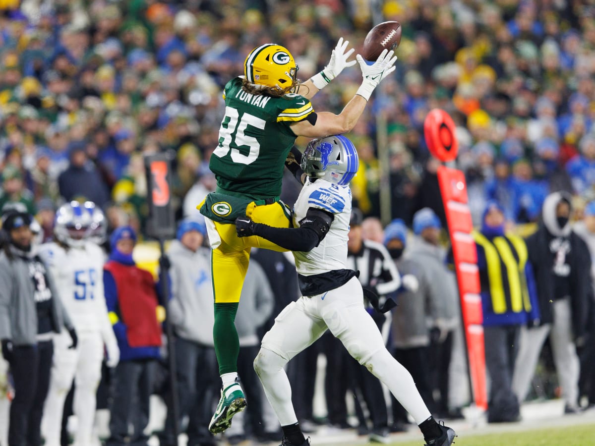 Report: Former Packers tight end Robert Tonyan signs with the