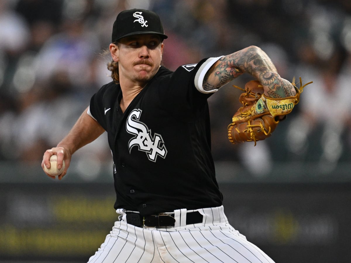 Chicago, USA. 09th Aug, 2023. Chicago White Sox starting pitcher Mike  Clevinger (52) throws to the plate in the fourth inning during a MLB  regular season game between the New York Yankees