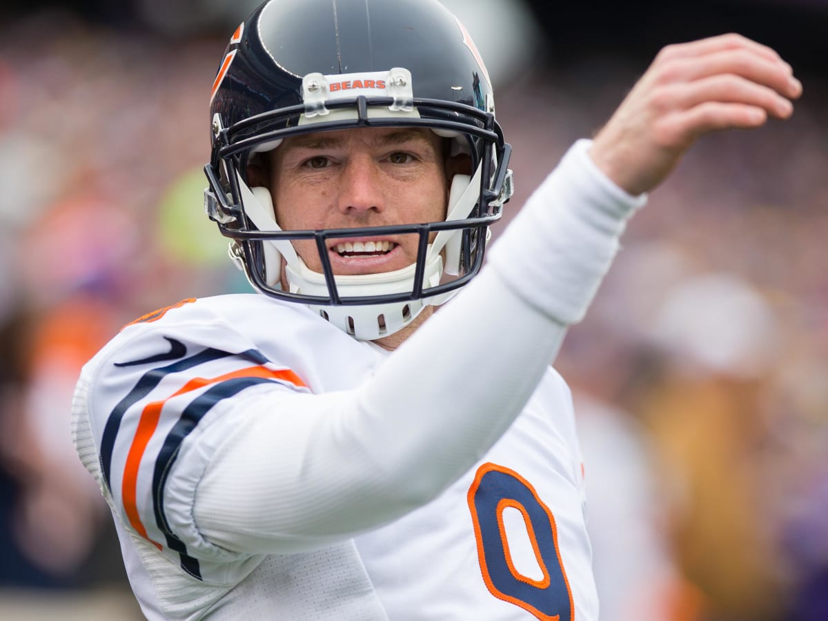 Chicago Bears kicker Robbie Gould (9) walks off the field after