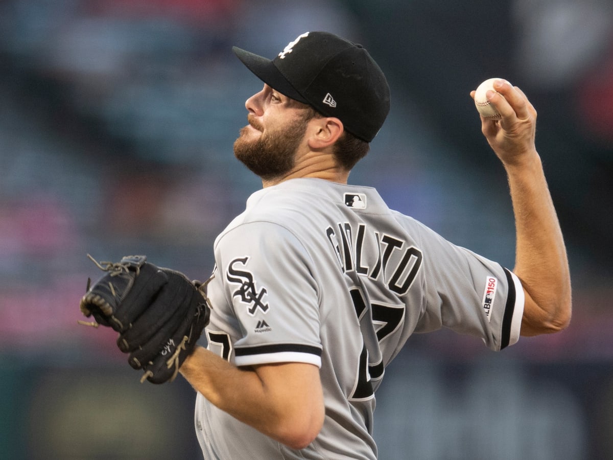 Lucas Giolito leaves White Sox Opening Day with concerning injury