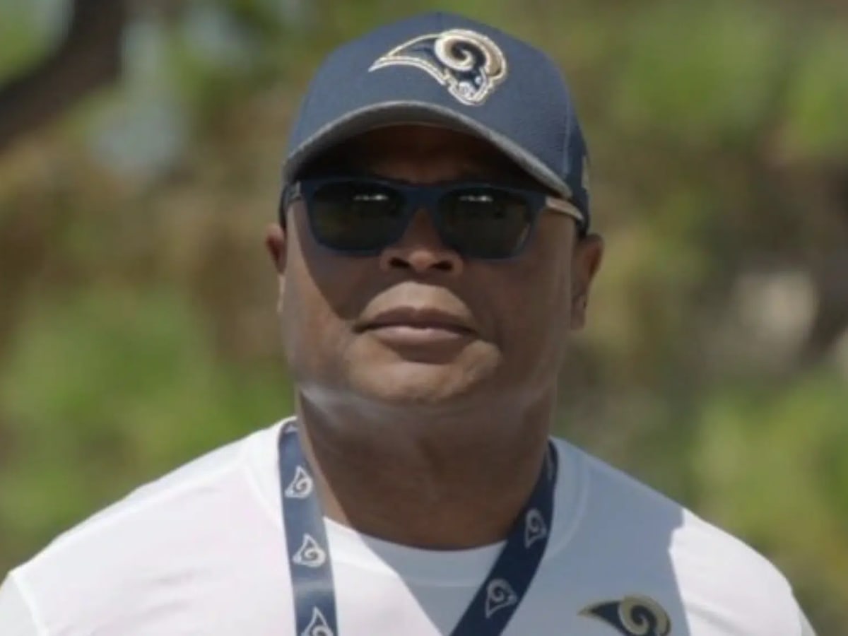 Chicago Bears: Mike Singletary a candidate for Defensive Coordinator